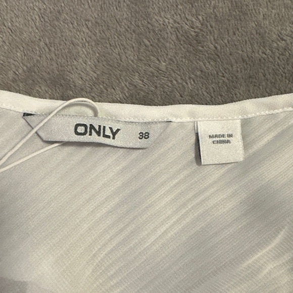 ONLY plisse-pleated sheer white sleeveless v-neck flowy blouse size 38 Onlirena - Picture 5 of 8